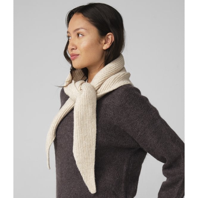 Beechfield  Knitted Triangle Scarf